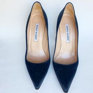 Manolo Blahnik Peau de Soie Pump